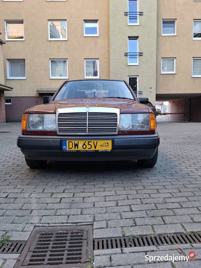 Piękny MercedesBenz zabytkowy stan Rok produkcji 1988 Wrocław