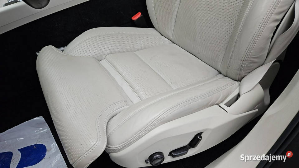 Volvo XC 60 PlugIn Hybrid AWD Inscription Z Samochody osobowe Warszawa