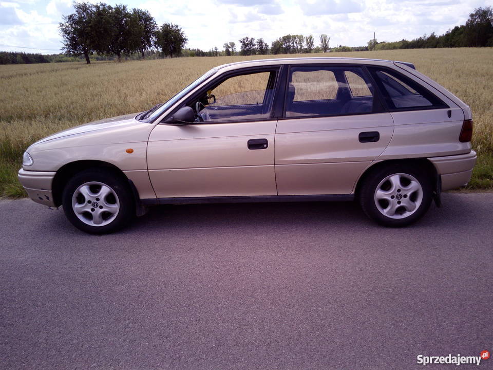 Opel Astra F 16 8v BG Hak hak Mszadla Stara sprzedam