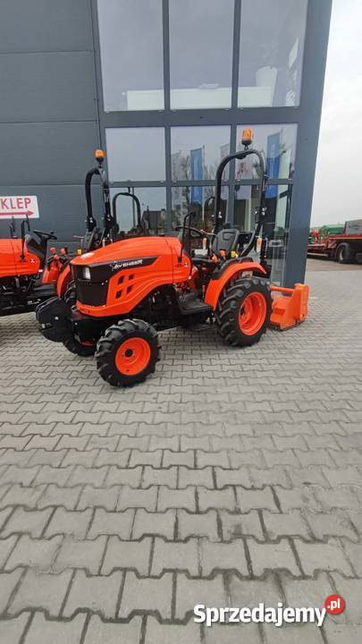 Ciągnik AVENGER 26 4WD 245 Piotrków Trybunalski