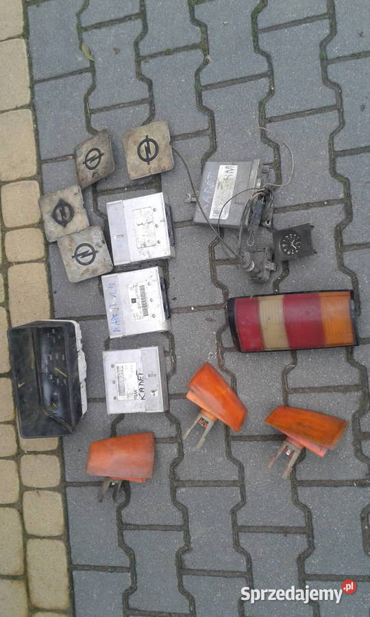 Opel kadet licznik kołpaki komputer lampy osobowe