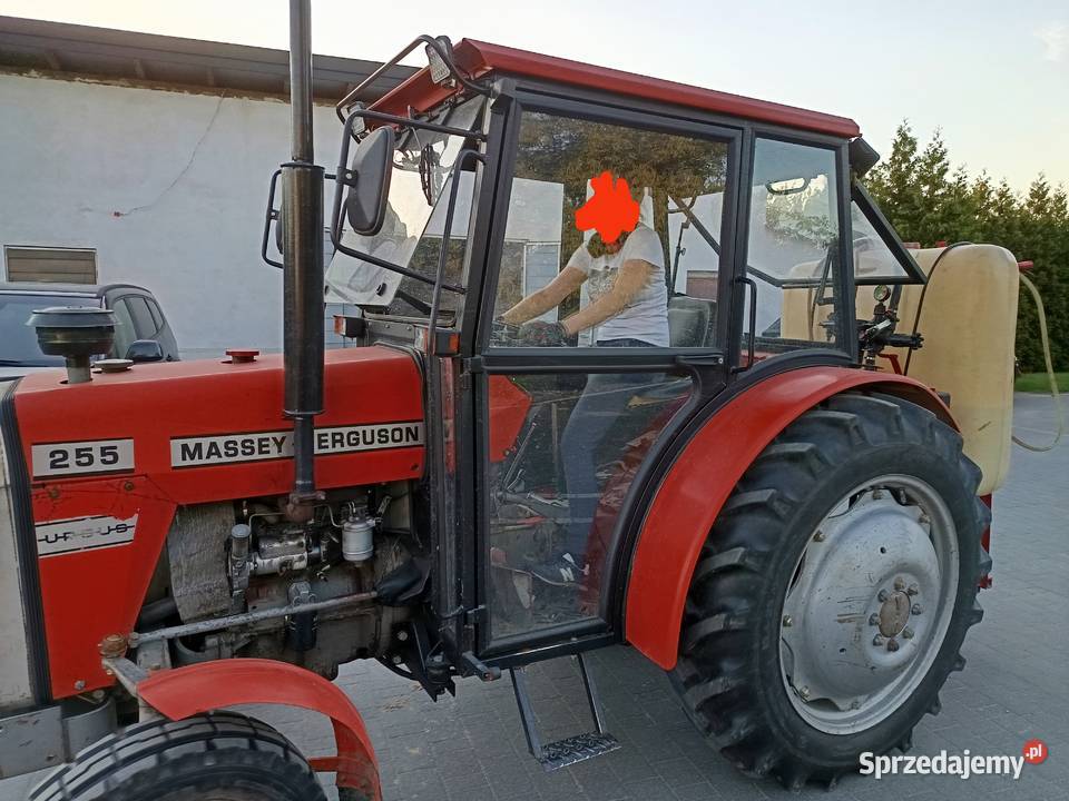 MF255 Ciągniki Pniewy