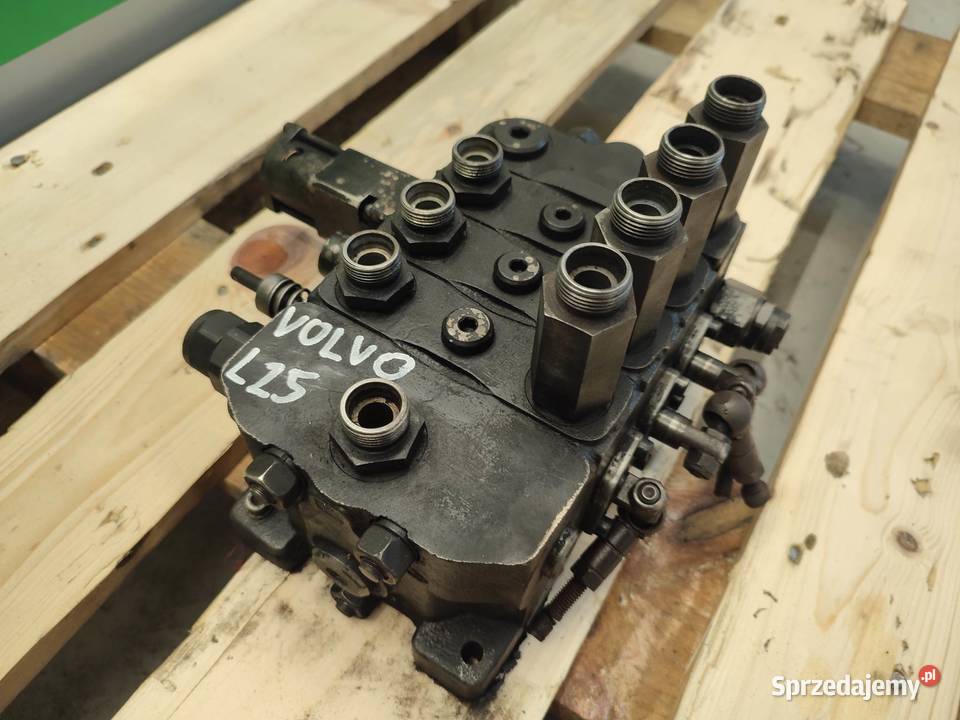 Rozdzielacz hydrauliczny Volvo L25 Wilkowo sprzedam