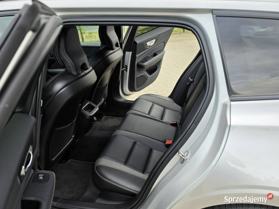 Volvo V60 B4 20 D 197 RDesign I właściciel przyciemniane szyby Skępe