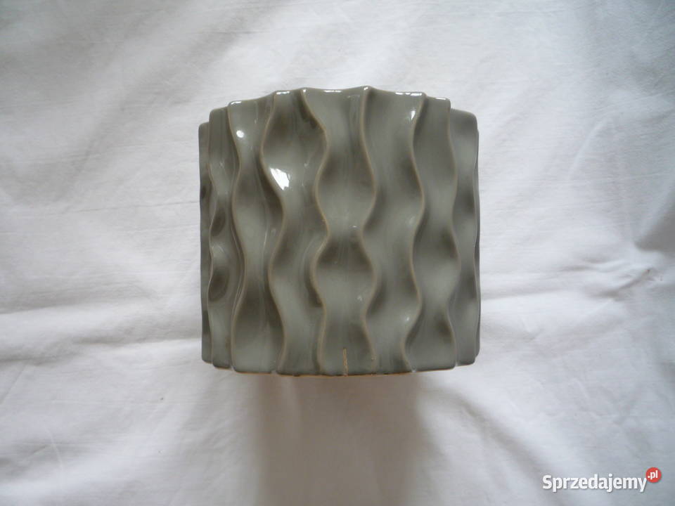 Szara doniczka osłonka na doniczkę szary