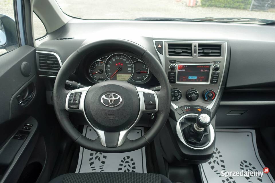 TOYOTA VERSO S 14 D4D 90 KLIMATYZACJA KAMERA garażowany