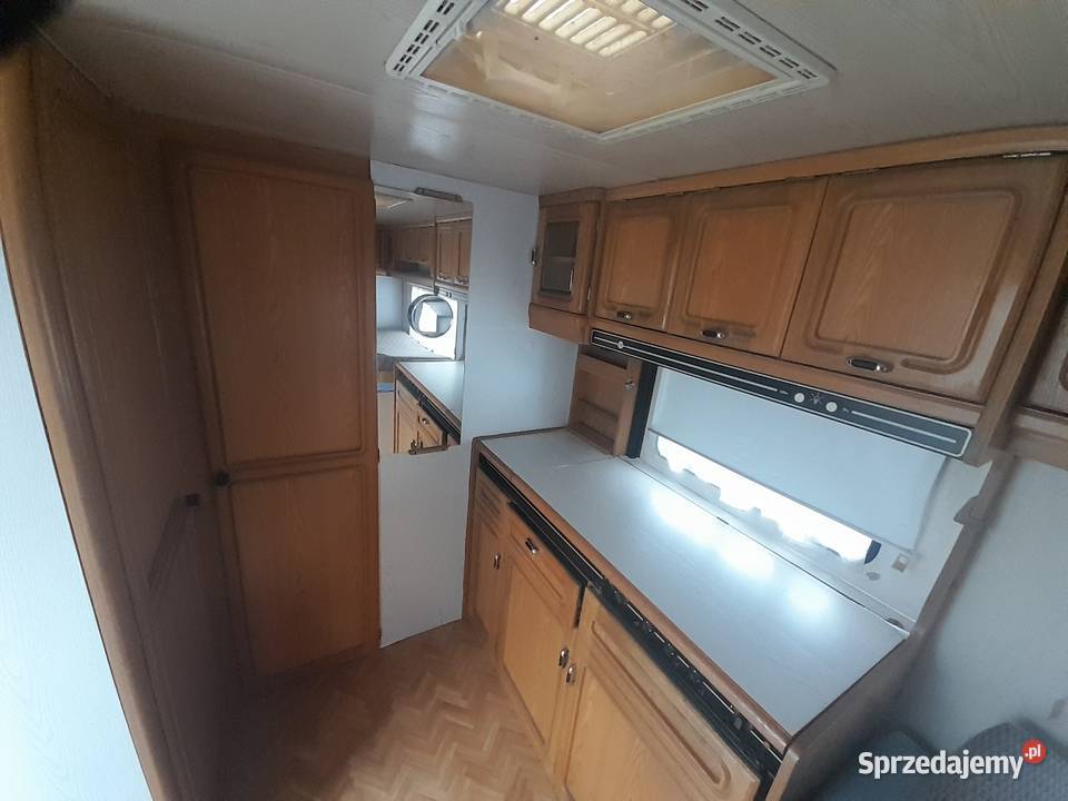 Przyczepa kempingowa z przedsionkiem transport łódzkie Sieradz