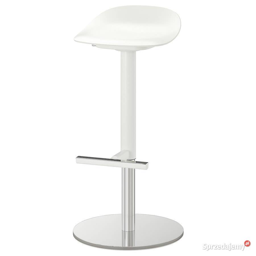 Białe krzesła Janówka