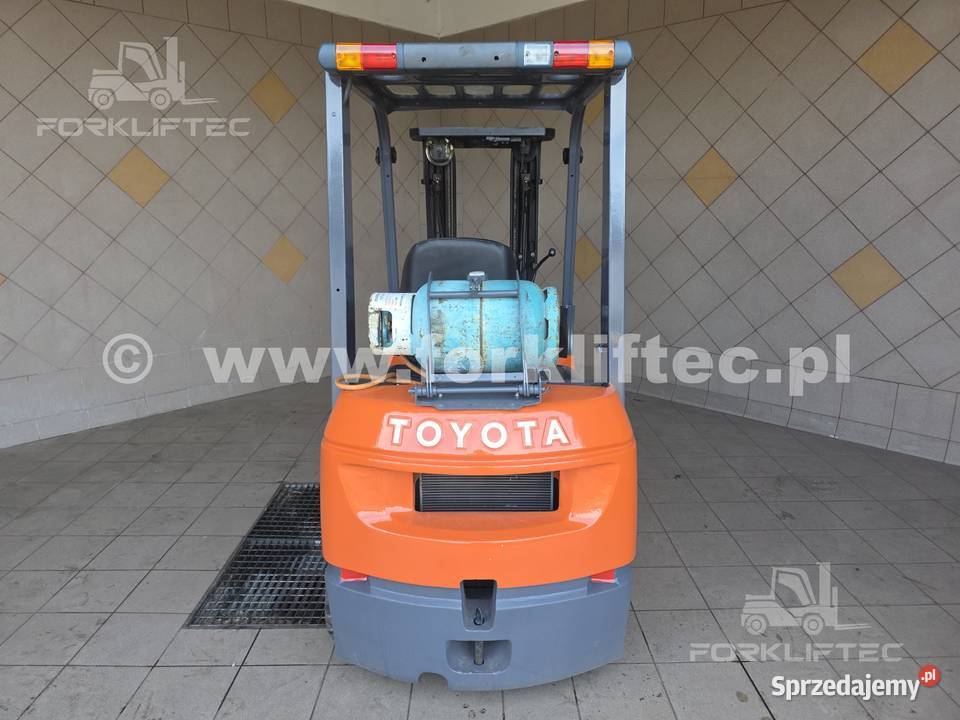 Wózek widłowy TOYOTA 7FGF18 1750 Triplex TOYOTA Lędziny