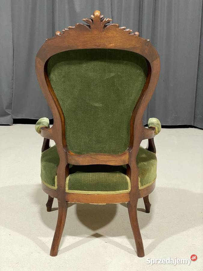 Rzeźbiony fotel w stylu Ludwika Filipa z