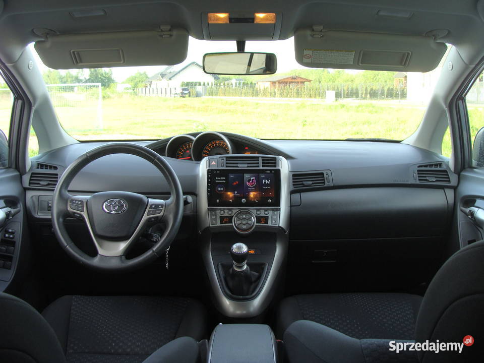 Toyota Verso 16 132 benzyna sprowadzony Isofix czujnik parkowania Radom sprzedam