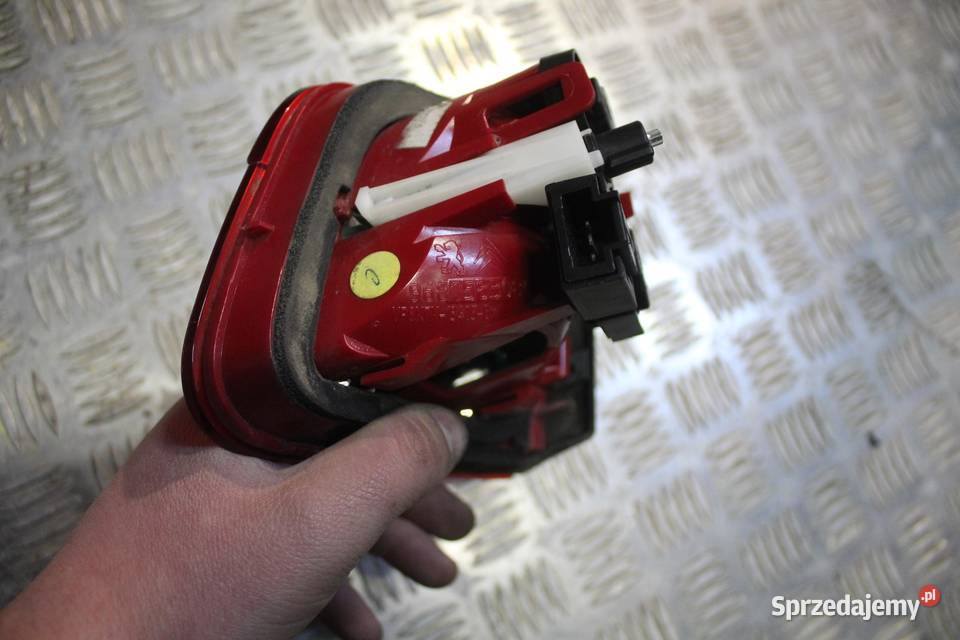 LAMPA KLAPY LEWY TYŁ CITROEN C5 III X7