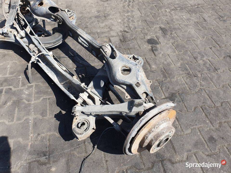 BELKA SANKI TYŁ MERCEDES EKLASA W212 2123507901 Lipno