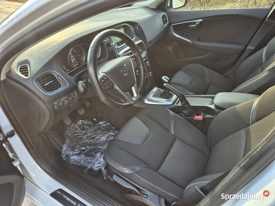 Volvo V40 Momentum 2015r 20D D2 120 Serwis Led światła do jazdy dziennej lubelskie Puławy