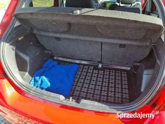 Toyota Yaris 2016 nieuszkodzony Jasło