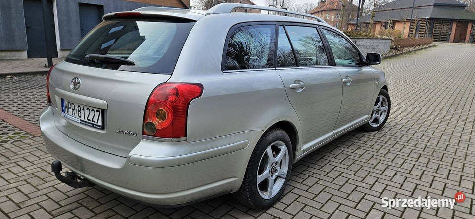Toyota Avensis SOL 2005r 18 VVTI 129 kombi stan isofix Elbląg
