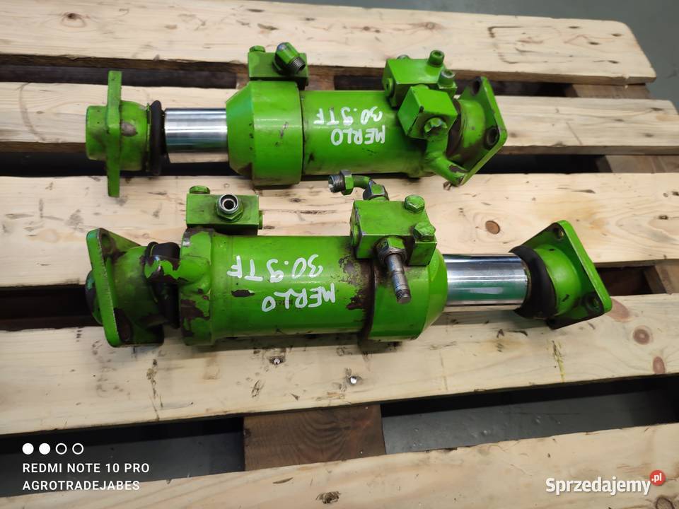 Siłownik hydrauliczny stabilizacji osi Merlo 309