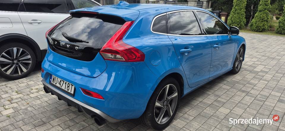 Volvo V40 D2 RDesign Momentum Rebel Blue limited podgrzewane fotele Nasielsk