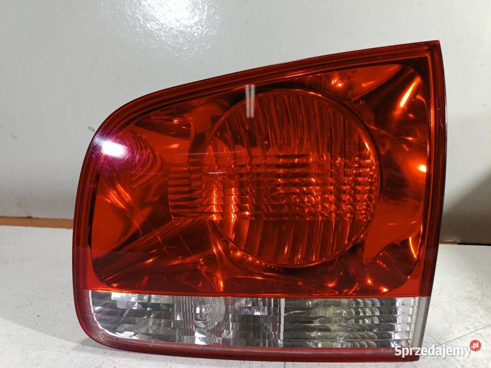 LAMPA W KLAPĘ PRAWY TYŁ VOLKSWAGEN TOUAREG