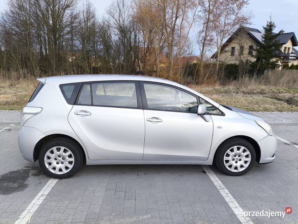 Toyota Verso 20 126 2009r długie opłaty komputer pokładowy Drezdenko