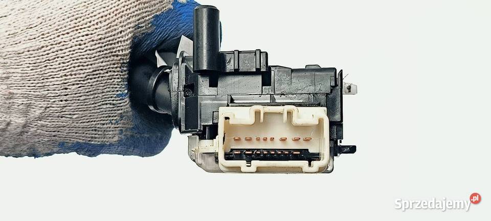 PRZYCISK TOYOTA COROLLA VERSO 8414005110 Lipno