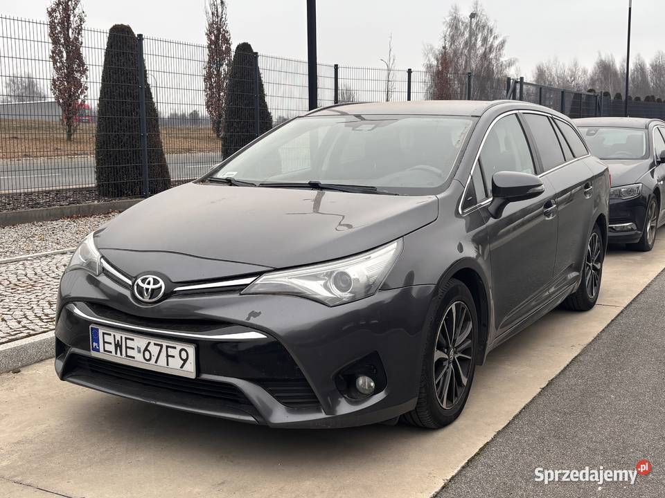 Toyota Avensis 2019 20 D4D welurowa tapicerka Wieruszów