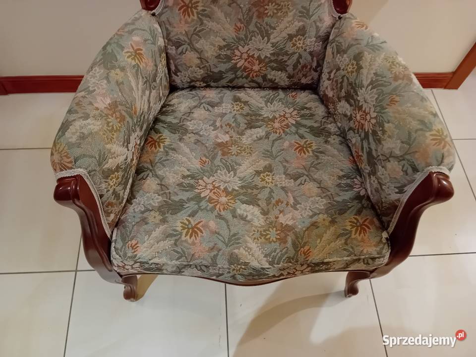 Stylowy fotel w stylu ludwikowskim Tron Bezrzecze