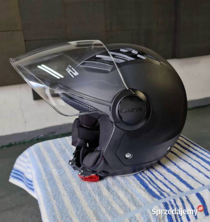 Kask uniwersalny czarny matowy sprzedam Toruń