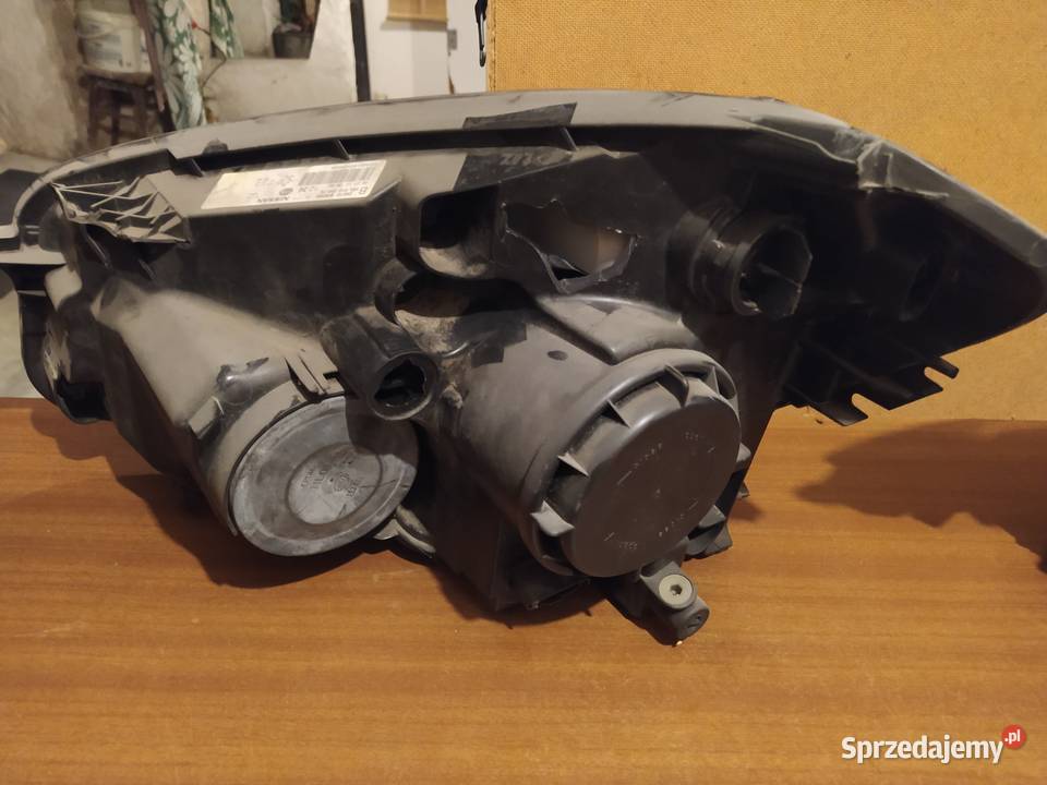 Lampy przednie qashqai uszkodzone Mazew
