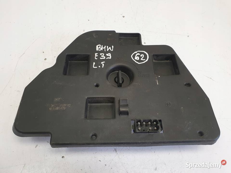 BMW E39 sedan WKŁAD TYLNEJ LAMPY Lewy tył Janów