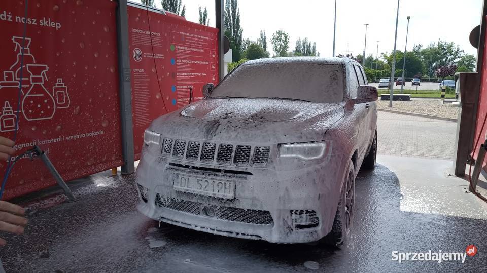 JEEP GRAND CHEROKEE SRT V8 64 HEMI Uszkodzony Konin sprzedam