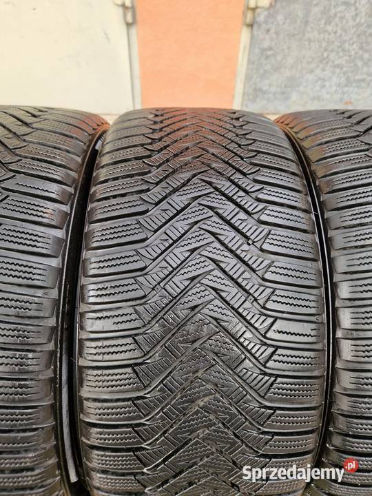 ZIMOWE Opony LAUFENN I Fit XL FR 24540 R18 sprzedam