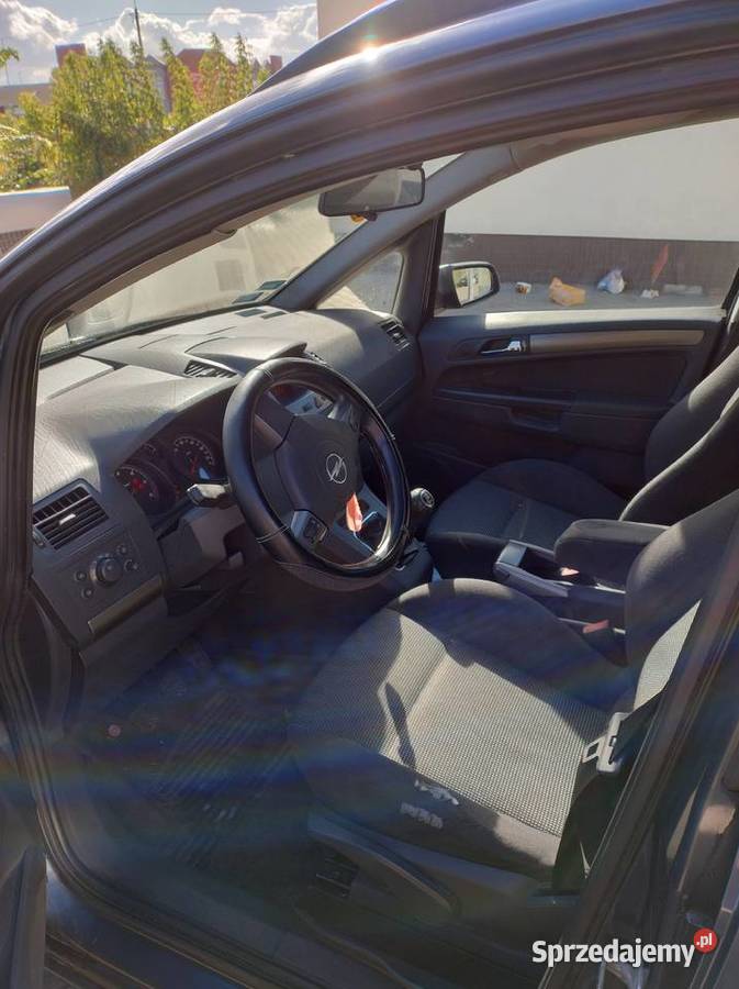 Opel Zafira B 2006 Rok produkcji 2006 Toruń sprzedam