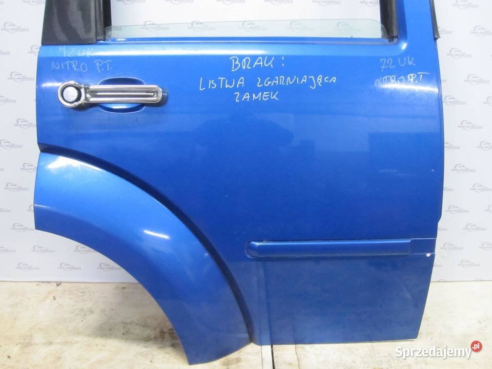 DODGE NITRO 08r drzwi prawe tył świętokrzyskie sprzedam