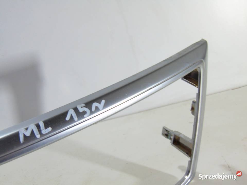 RAMKA OSŁONA RADIA NAWIGACJI MERCEDES ML W166