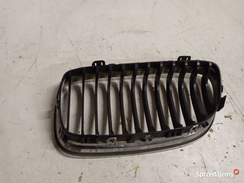 BMW E90 E91 LIFT Gril Atrapa Nerka Prawa 7201968 osobowe kujawsko-pomorskie Bydgoszcz