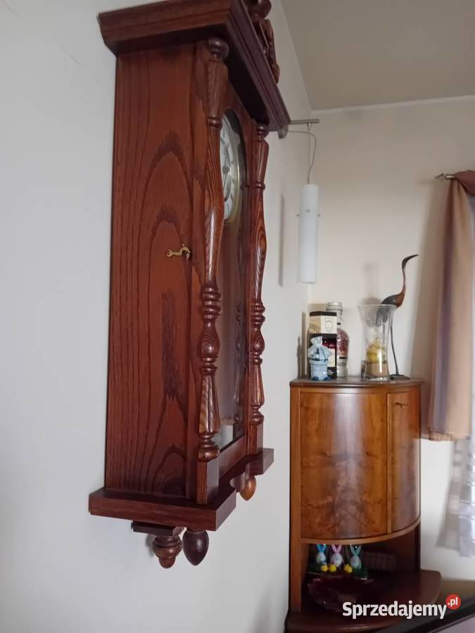 Zegar ścienny z wahadłem firmy Hermle Bezrzecze