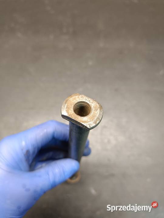 Oś ośka wahacza szpilka śruba mocowanie części Gołaczewy