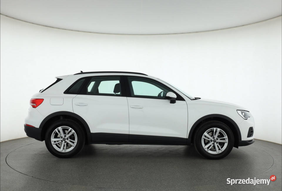 Audi Q3 35 TFSI asystent pasa ruchu