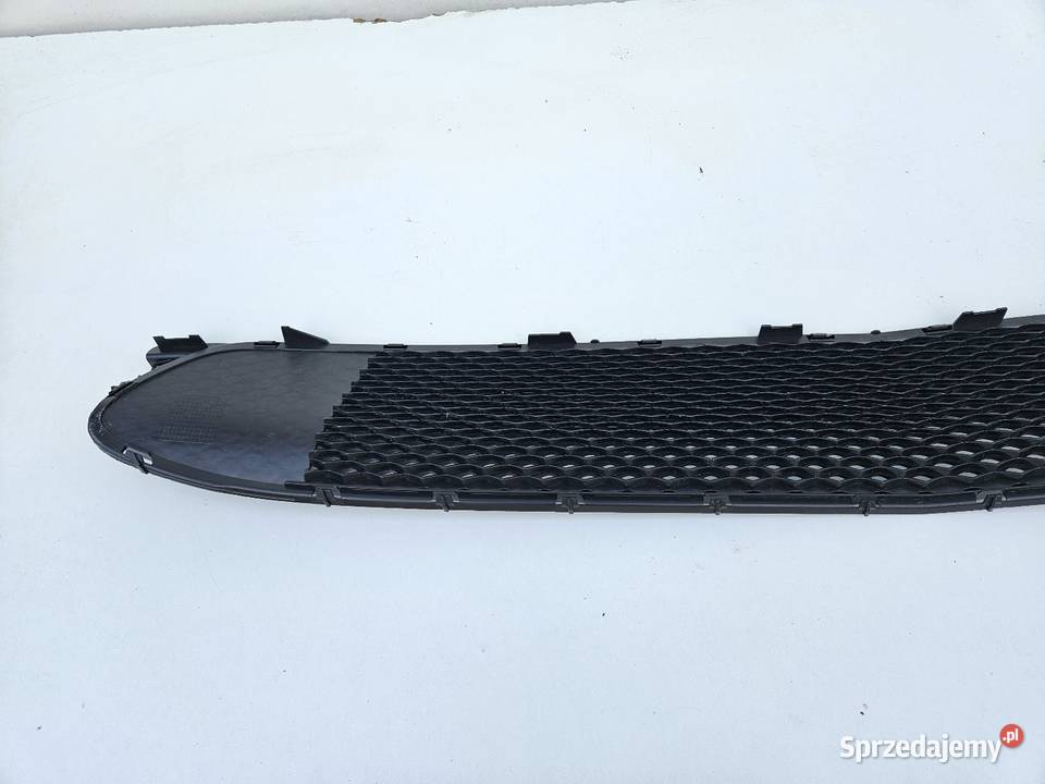 MERCEDES W177 KRATKA ŚRODKOWA ZDERZAKA PRZÓD osobowe Międzychód