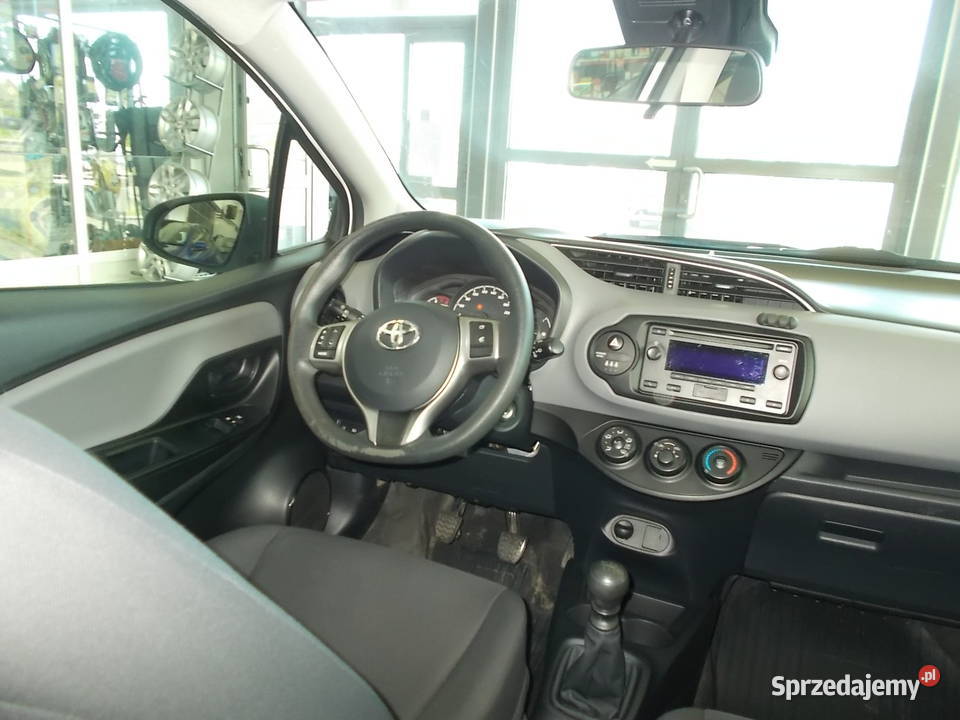 TOYOTA YARIS 15 benzynasalon Polska Dębica