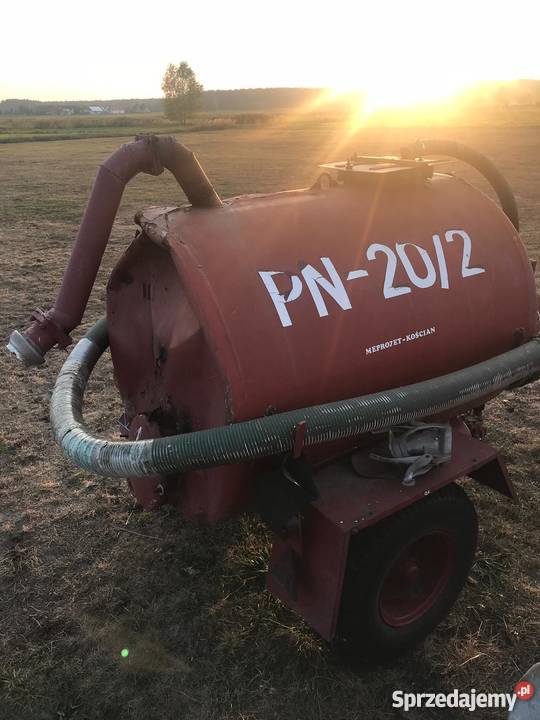 Beczkowóz uszkodzony Szum