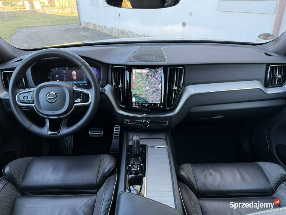 Volvo XC 60 20d B4 197 114 AWD RDesign Dark kurtyny powietrzne Ocice