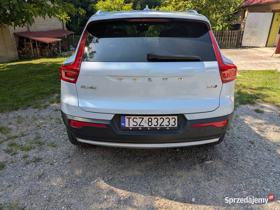 Volvo XC40 Plus B5 super stan mały przebieg Pliskowola sprzedam