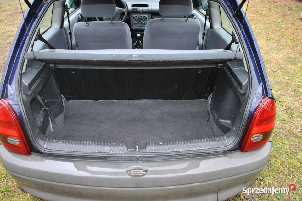 OPEL KORSA B Pustków