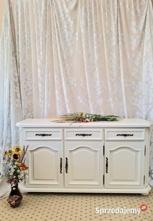 Trzydzwiowa drewniana komoda śmietankowa