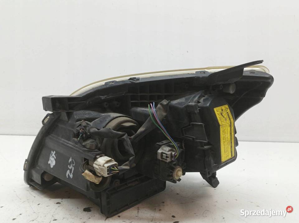 LAMPA PRZÓD PRAWA XENON EU Toyota Avensis II
