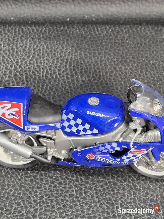 zreób aranzacje na półce jasną Modelarstwo