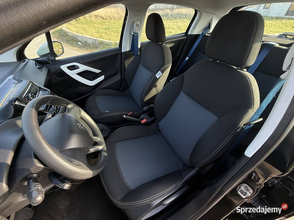 Peugeot 208 10 50 kW 2015 niski przebieg 35 000 999cm3 Krosno