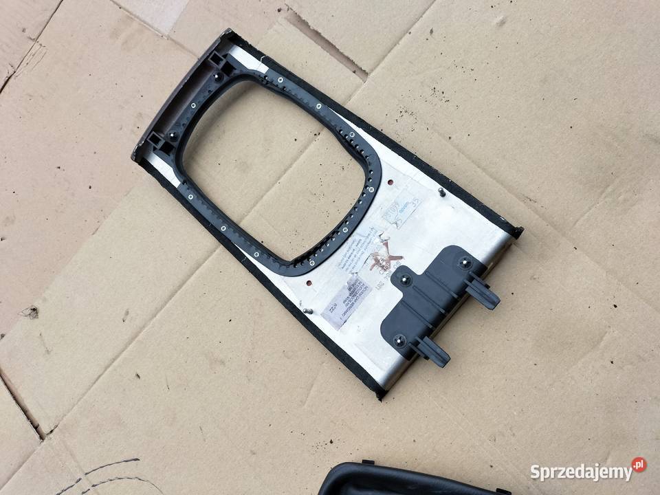 AUDI A6 C5 4B0864261 RAMKA MIESZKA MIESZEK GAŁKA Kamień-Kolonia sprzedam
